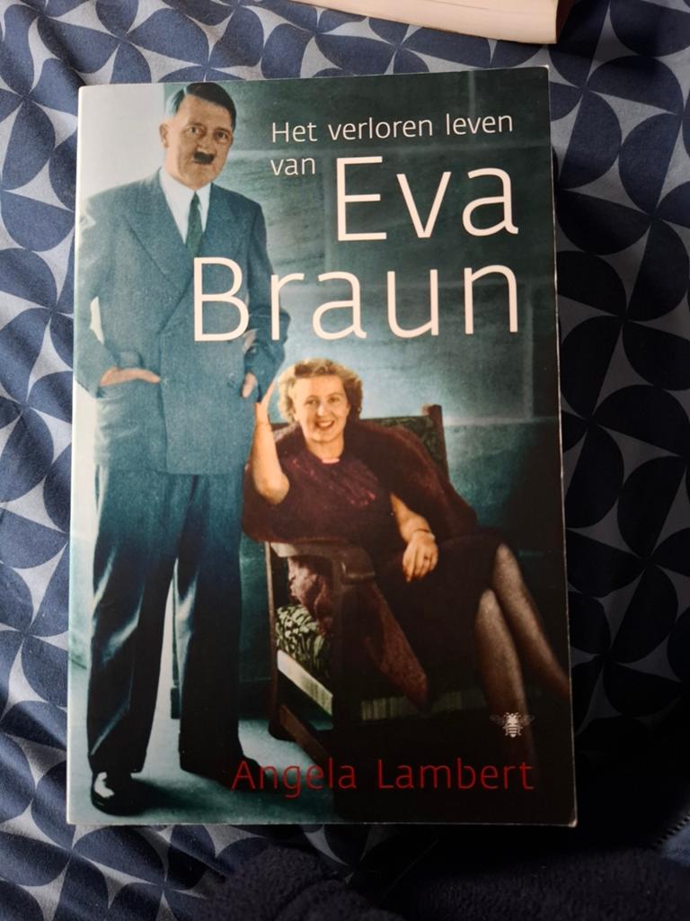Het verloren leven van Eva Braun - Angela Lambert, Boeken, Ophalen of Verzenden, Gelezen, Angela Lambert, Politiek