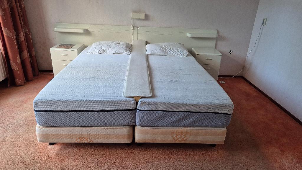 Tweepersoons bed, Huis en Inrichting, Slaapkamer | Bedden, Ophalen, Gebruikt, Wit, Tweepersoons