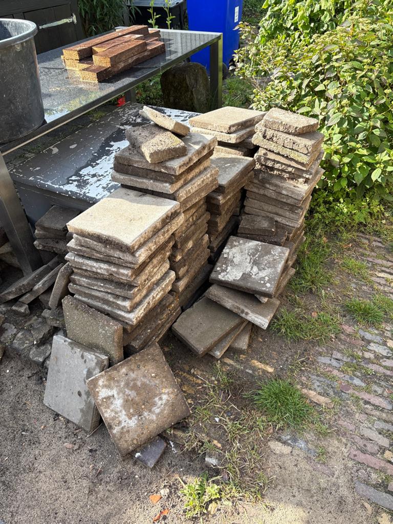 Gratis stoeptegels 30x30 af te halen, Ophalen, Gebruikt, 10 m² of meer, Beton