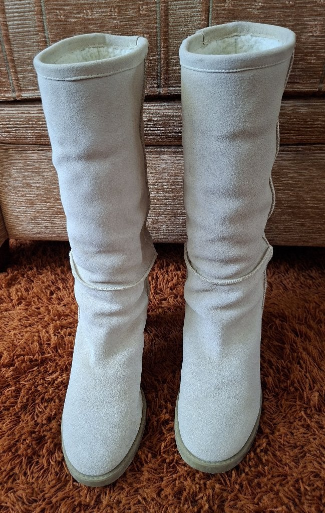 Suede Laarzen, maat 40, Hoge laarzen, Beige, Ophalen of Verzenden, Onbekend