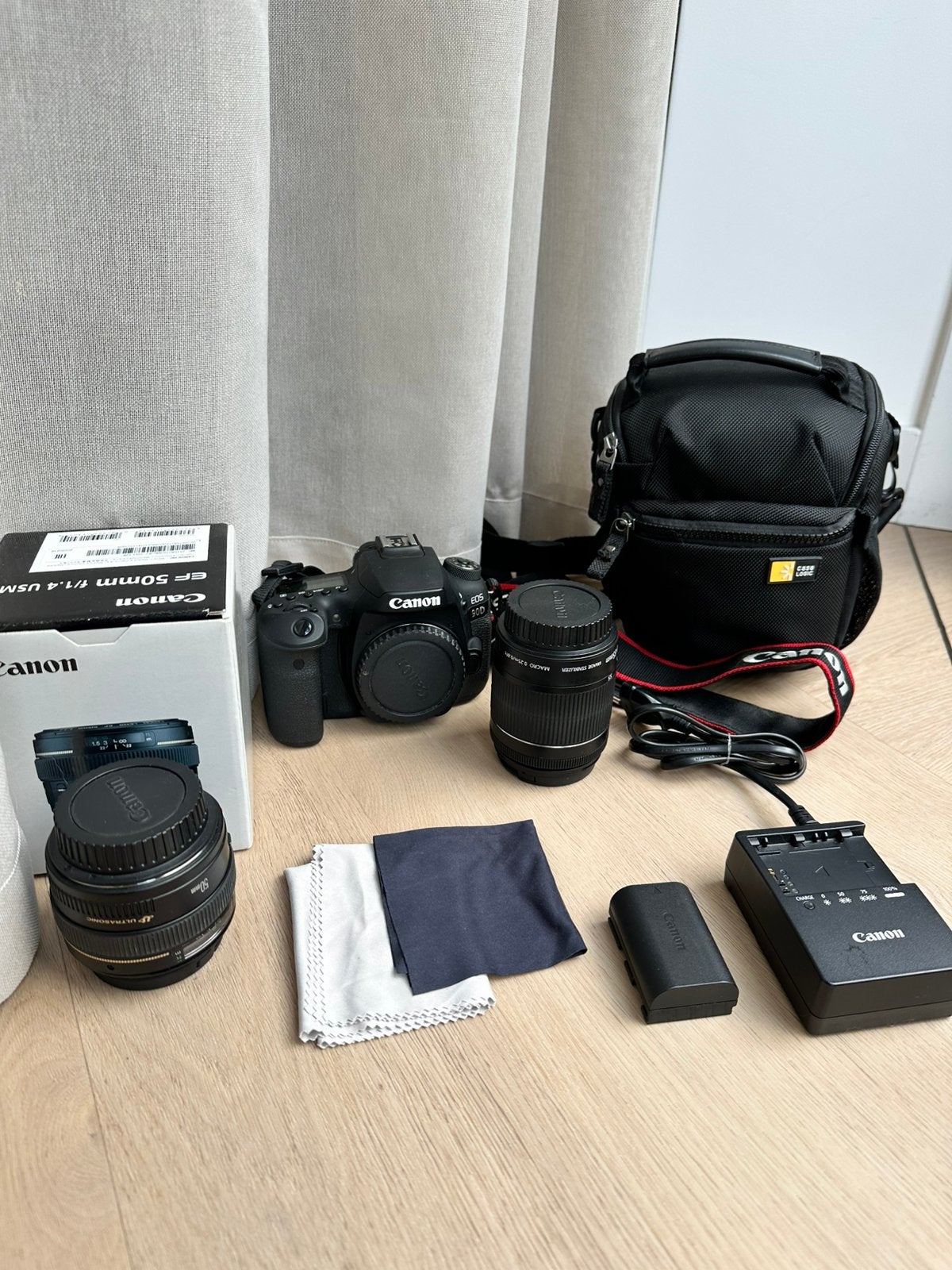 Canon EOS 90D + 18-55mm lens + EF 50mm f/1.4 USM + tas, Gebruikt, Spiegelreflex, Canon, Ophalen of Verzenden