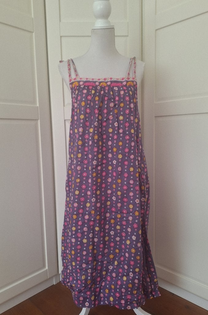Vintage paarse mouwloze midi jurk met striklinten, maat M, Kleding | Dames, Maat 38/40 (M), Paars, Ophalen of Verzenden, Gedragen
