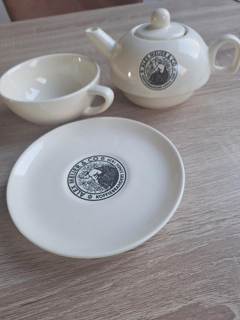 Alex Meijer & Co theepot met kop en schotel, Keramiek, Nieuw, Ophalen of Verzenden, Overige stijlen