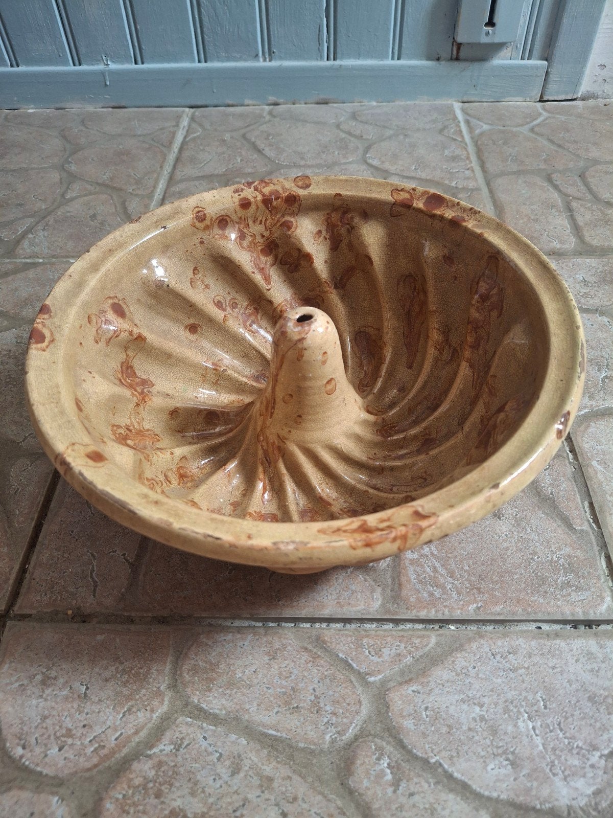 Antieke keramische Franse tulbandvorm gespikkeld glazuur, Antiek en Kunst, Ophalen of Verzenden