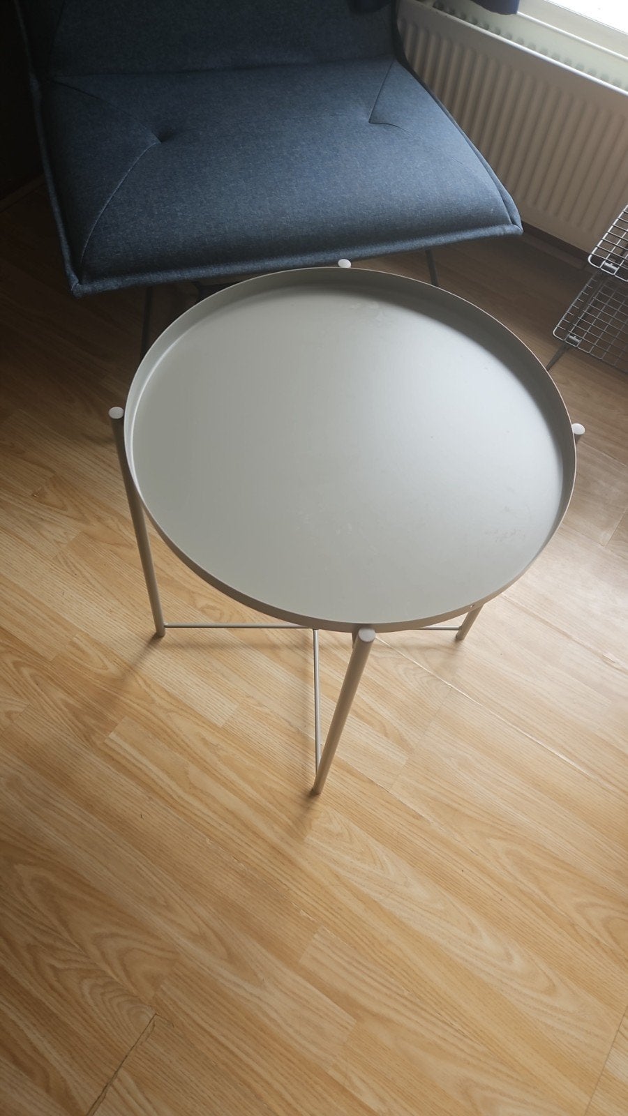 IKEA Gladom bijzettafel - Grijs, Huis en Inrichting, 45 tot 60 cm, Minder dan 55 cm, Gebruikt, Modern, Scandinavisch