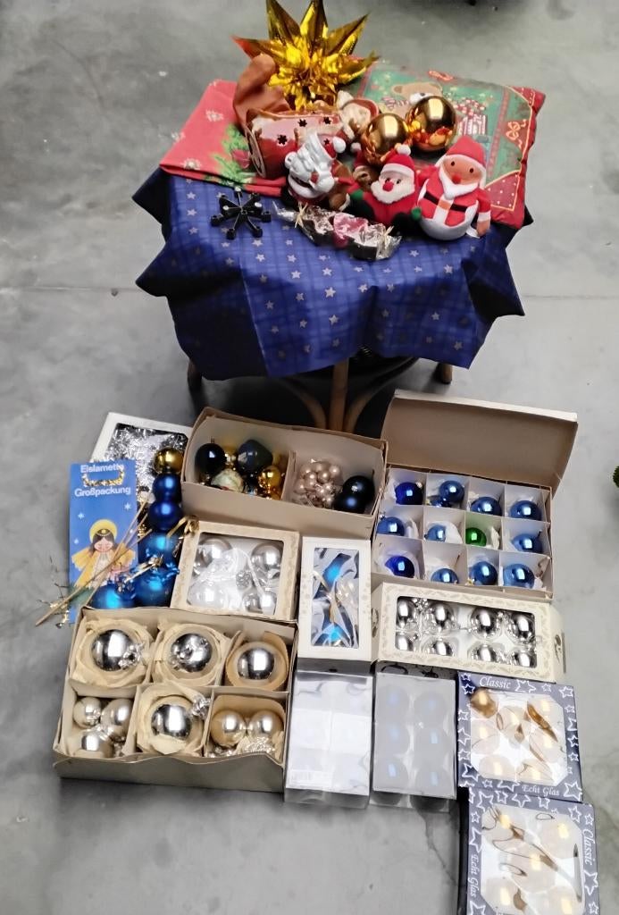 Vintage kerstartikelen (heel veel glazen ballen! ), Diversen, Kerst, Zo goed als nieuw, Ophalen