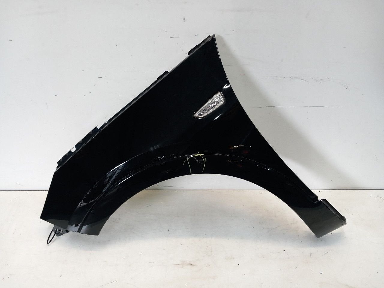 Spatbord links voor Opel Grandland, Auto-onderdelen, Onderdelen@venauto.nl, Van der Ven Autorecycling B.V., Gebruikt, Ettenseweg 76, 4706 PB Roosendaal, The Netherlands