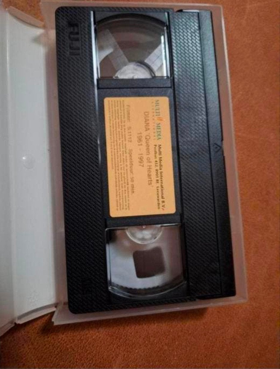 DIANA Queen of Hearts VHS - Documentaire 1961-1997, Documentaire, Alle leeftijden, Ophalen of Verzenden, Zo goed als nieuw