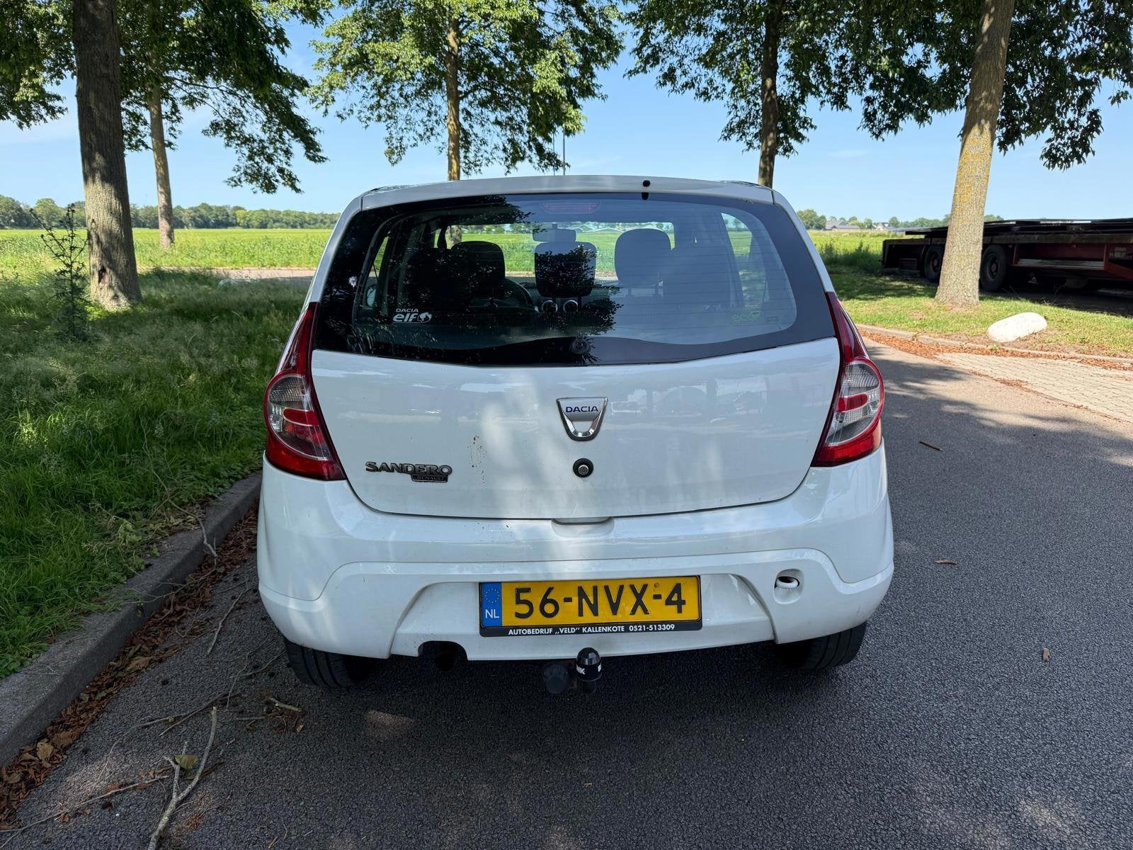 Dacia Sandero 1.2 Lauréate airco (IJS KOUD) E.LEKTR.RAMEN A, Voorwielaandrijving, Dealer onderhouden, Gebruikt, 31 €/maand