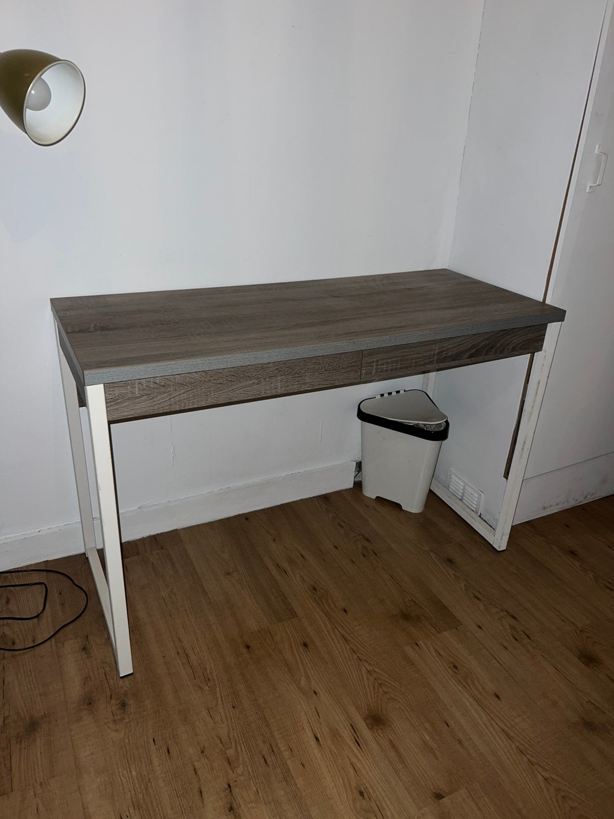 Bureau met lades, Huis en Inrichting, Tafels | Sidetables, Ophalen, 100 tot 150 cm, Zo goed als nieuw, Rechthoekig