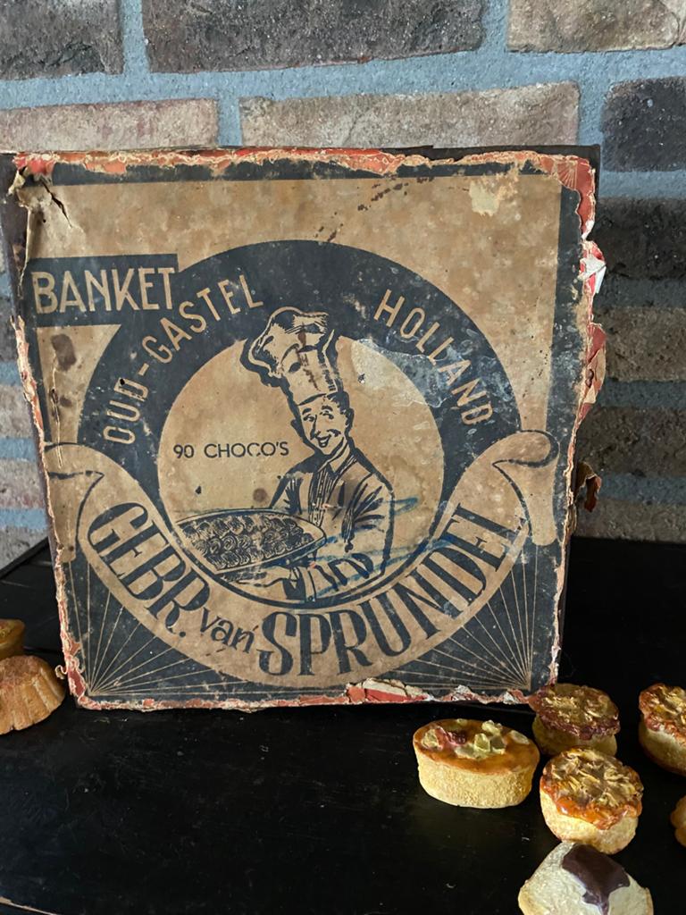 Brocante oud vierkant koekblik, Verzamelen, Blikken, Ophalen of Verzenden, Gebruikt, Koek(jes)