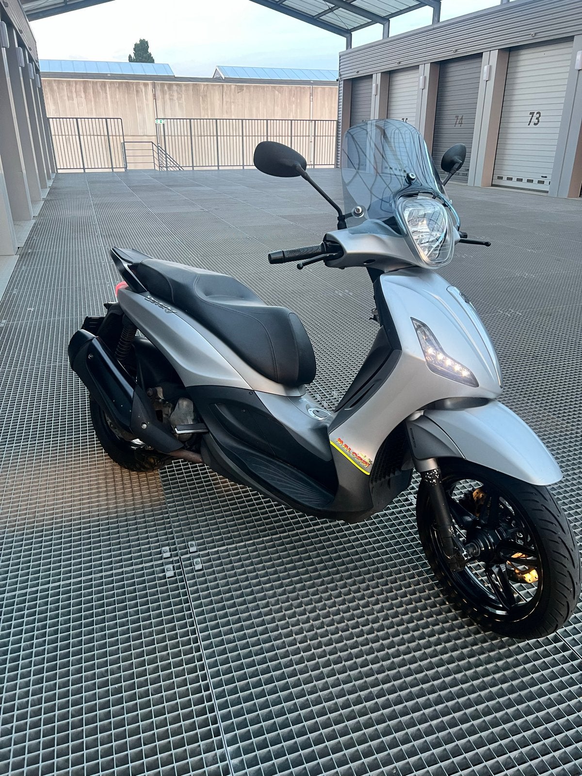 Piaggio Beverly 350   - Stijlvolle en betrouwbare motorscoot, Fietsen en Brommers, Scooters | Piaggio, Ophalen, Gebruikt, Overige modellen
