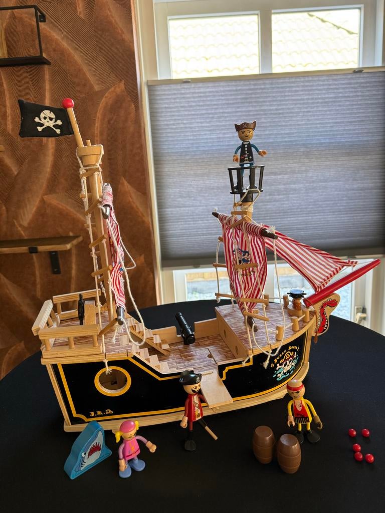 Houten Piratenschip met Accessoires (in nieuw staat), Ophalen, Zo goed als nieuw, Jongen of Meisje