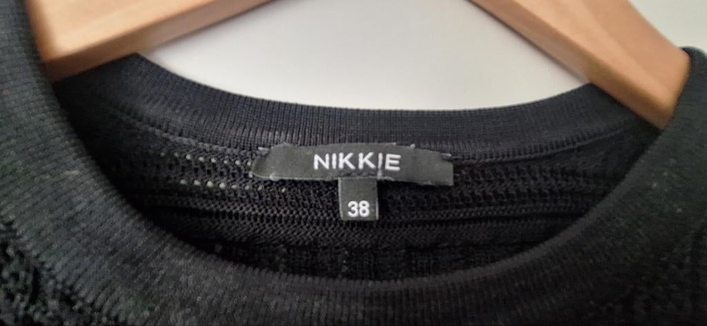Leuke top van Nikkie, maat 38, Kleding | Dames, Maat 38/40 (M), Zwart, Ophalen of Verzenden, Zo goed als nieuw