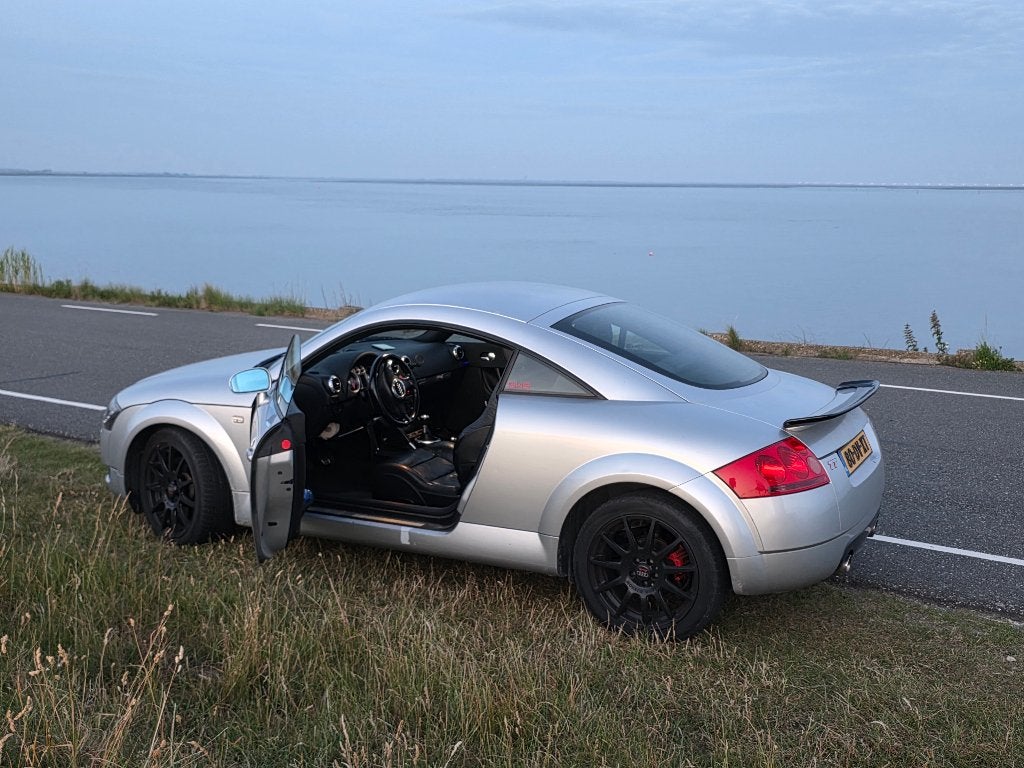 Audi TT 1.8 T Coupe Quattro 132KW 2000 Grijs, TT, 4 cilinders, Handgeschakeld, Particulier