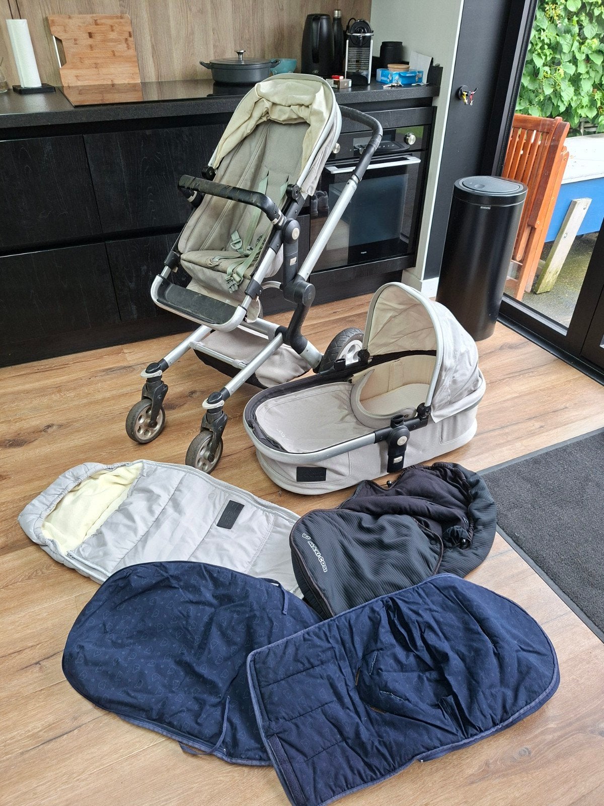 Joolz Kinderwagen met reiswieg en accessoires, Gebruikt, Combiwagen, Met reiswieg, Ophalen