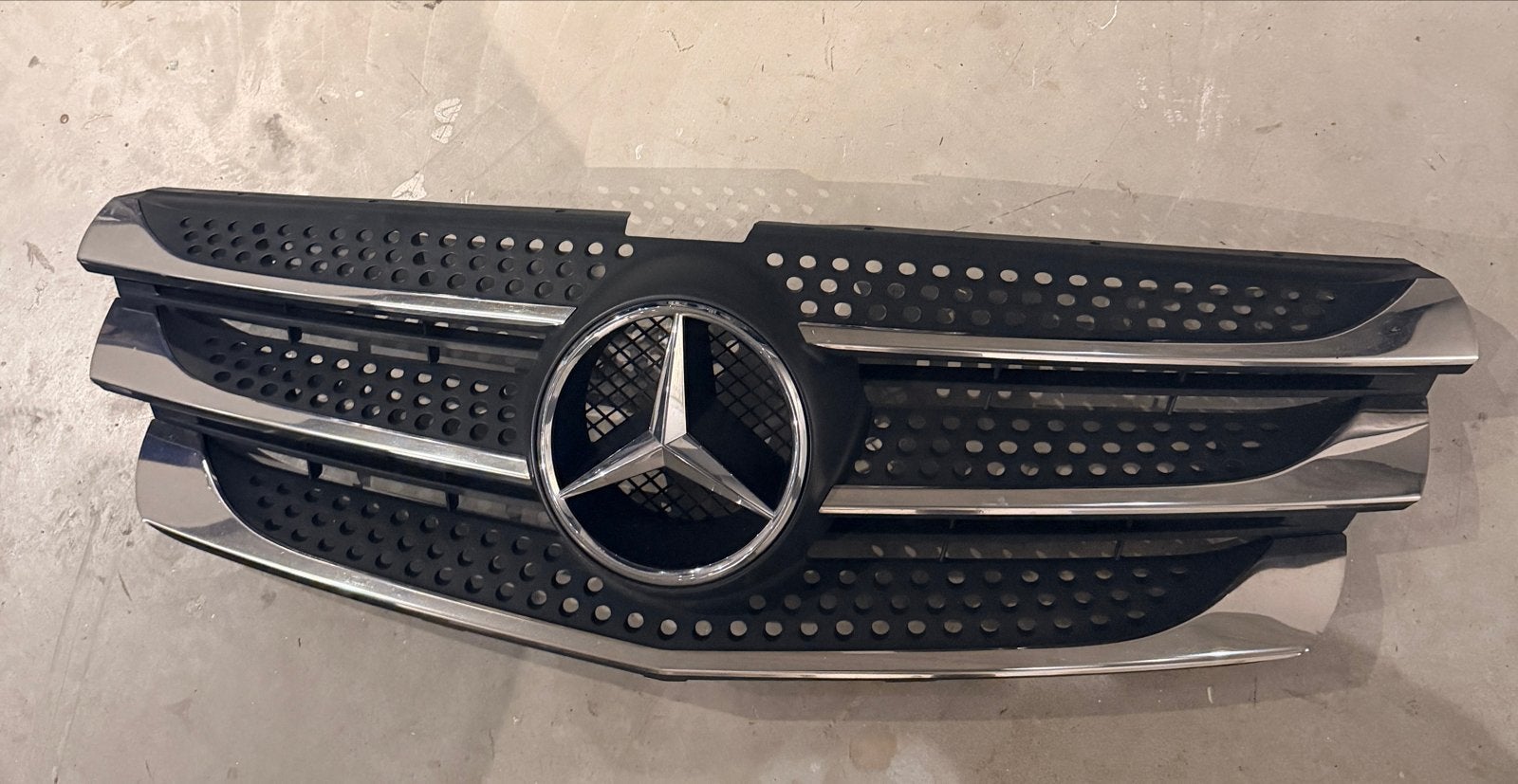 Mercedes-Benz Vito W447 frontgrille met chroom, Auto-onderdelen, Ophalen of Verzenden, Gebruikt, Voor, Mercedes-Benz