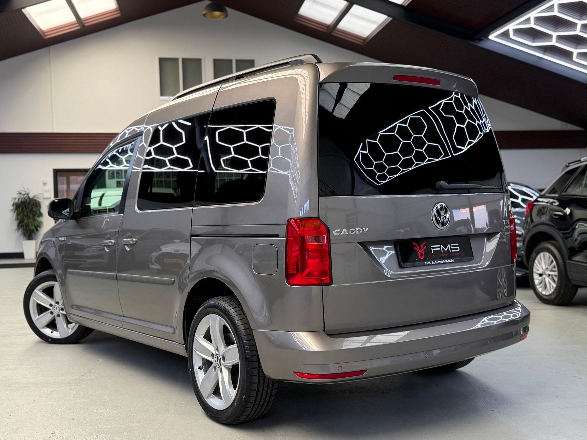 Volkswagen Caddy Combi 1.4 TSI CarPlay 7p., Auto's, Voorwielaandrijving, Gebruikt, Zwart, 7 stoelen