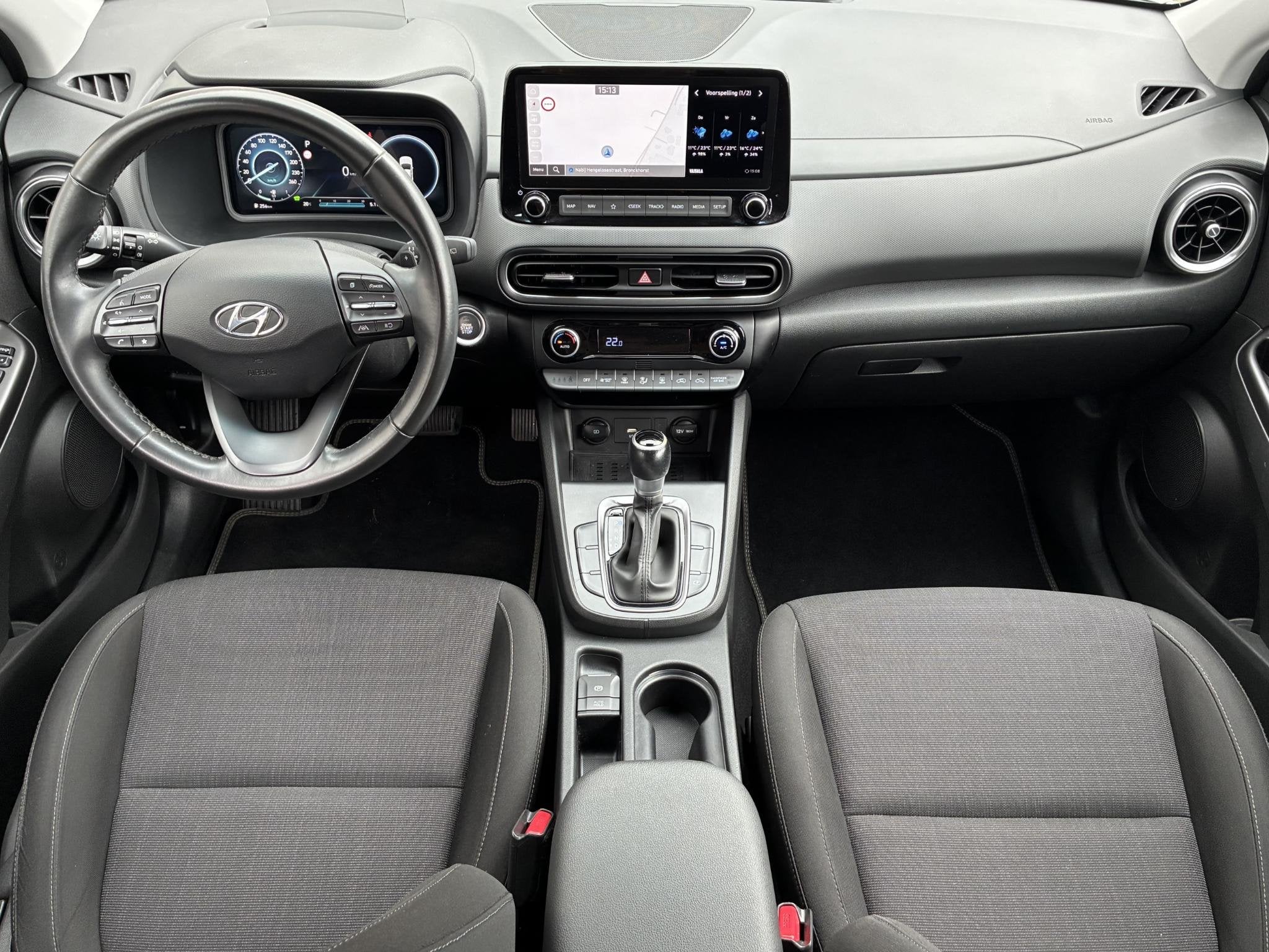 Foto 2 van Hyundai Kona 1.6 GDI HEV Fashion / 1.300 KG trekgewicht / He