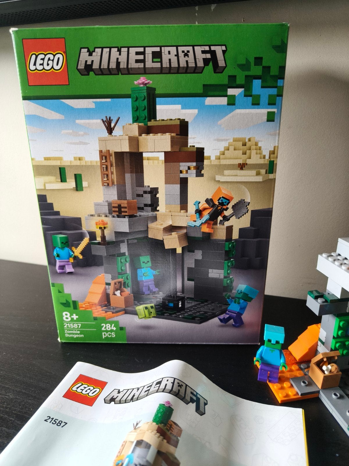 LEGO Minecraft De Zombie Dungeon 21587, Ophalen of Verzenden, Zo goed als nieuw