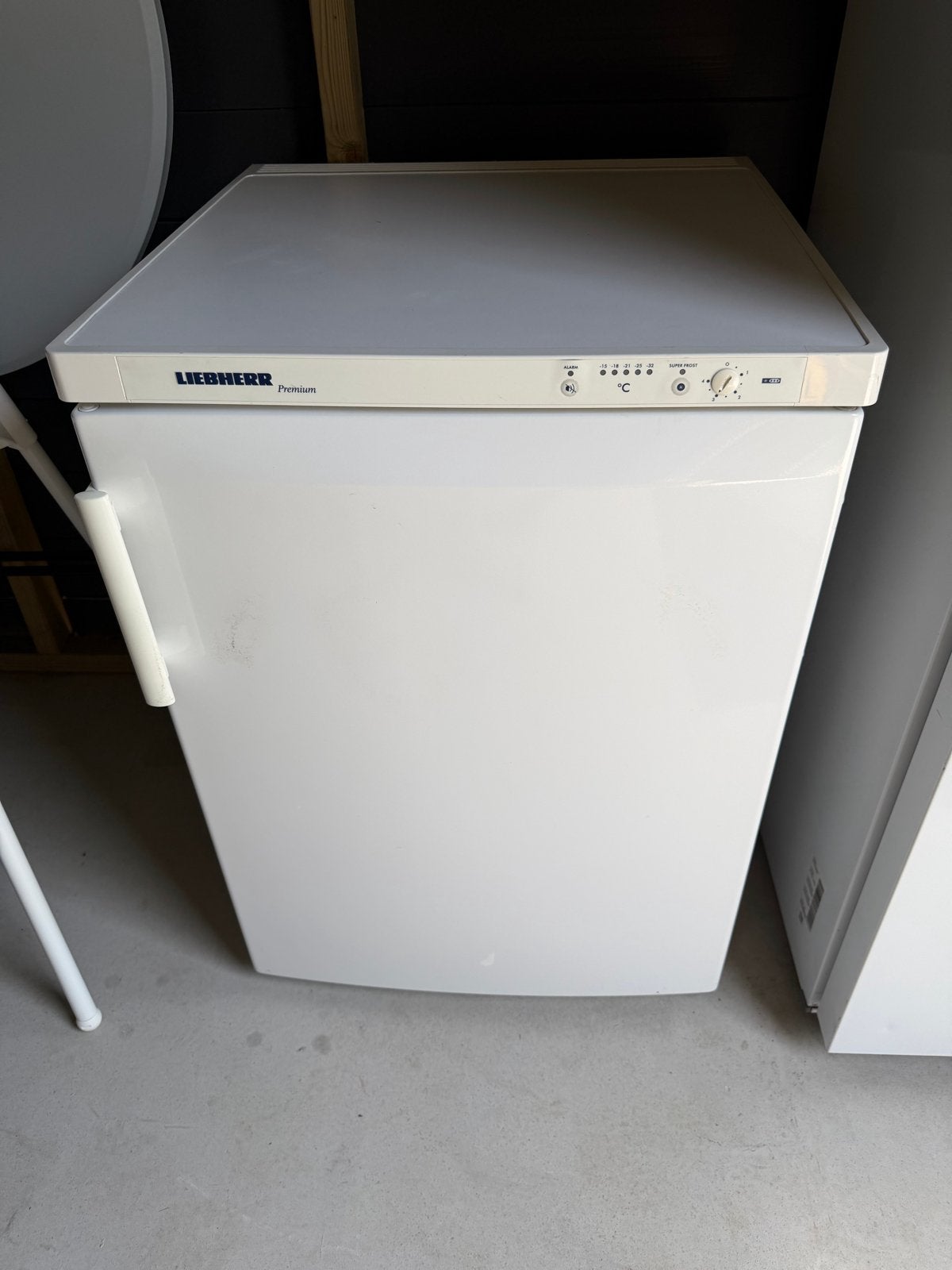 Liebherr Premium Vriezer met 4 lades, 60 cm of meer, 100 tot 150 liter, Met aparte vriezer, Zo goed als nieuw