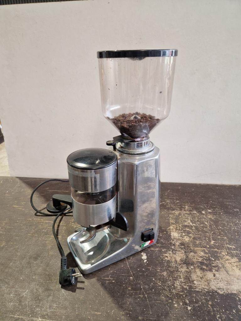 Quamar M80 koffiemolen koffiemaler goedwerkend, Ophalen of Verzenden, Gebruikt, Overige merken, Koffiemolen