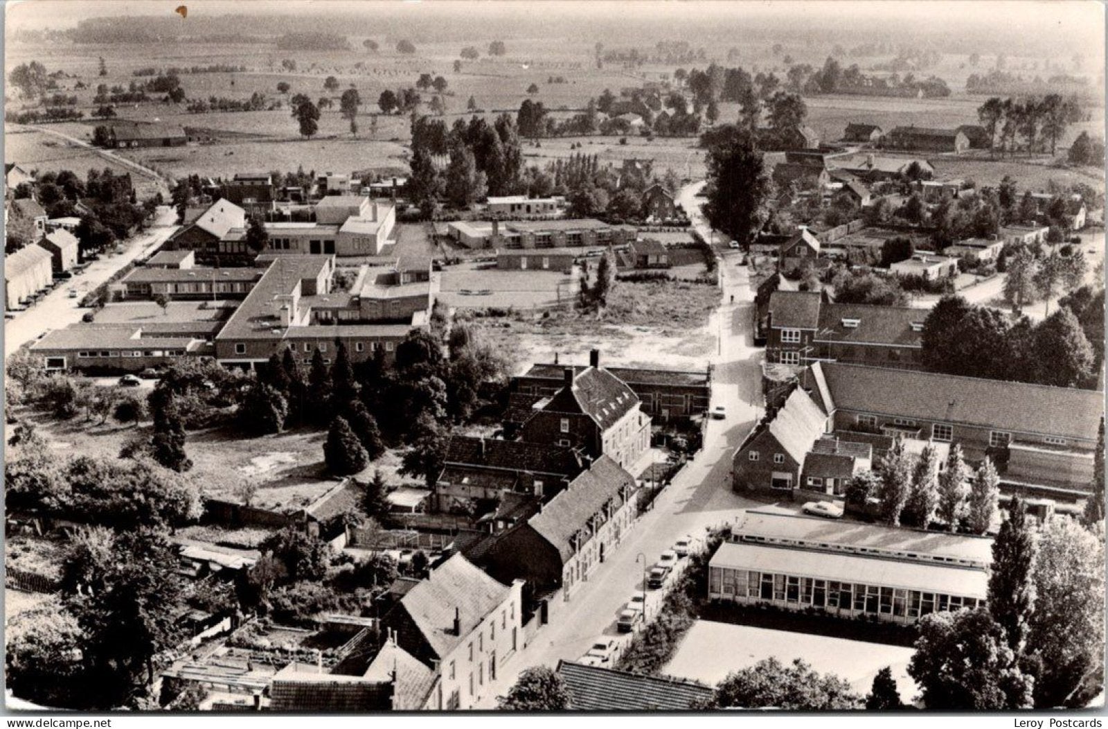 Hilvarenbeek, Jeugdherberg 'De Hilver', Dorpgezicht (NB), Verzenden, 1940 tot 1960, Gelopen, Noord-Brabant