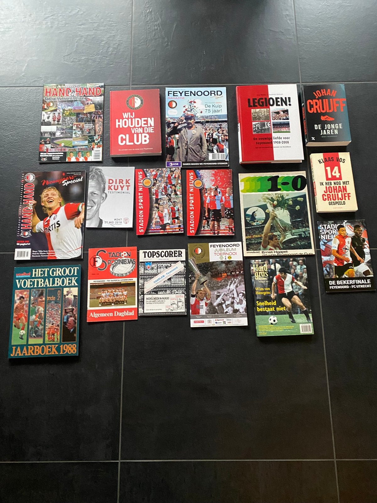 17 boeken Feyenoord, Verzamelen, Sportartikelen en Voetbal, Verzenden, Zo goed als nieuw, Feyenoord, Boek of Tijdschrift