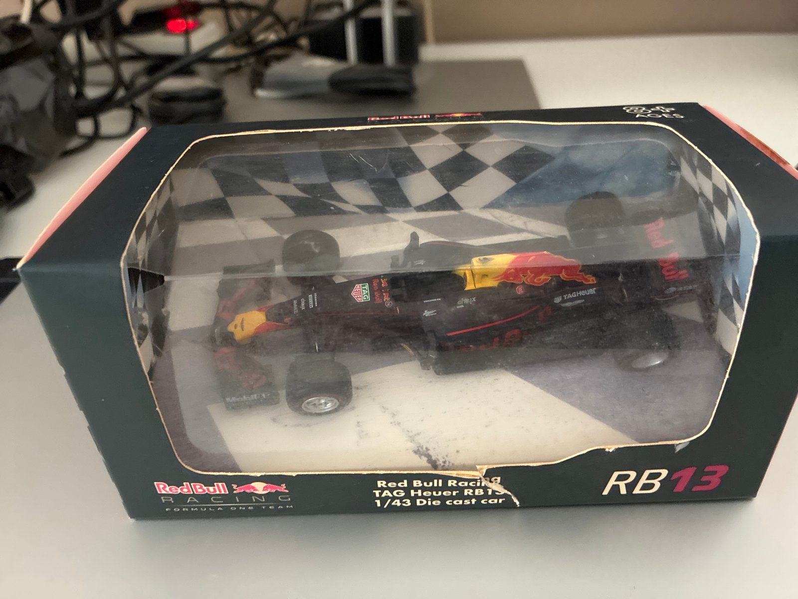 Red Bull Racing RB13 TAG Heuer F1 1/43 Diecast, Ophalen of Verzenden, Nieuw, Auto, Overige merken
