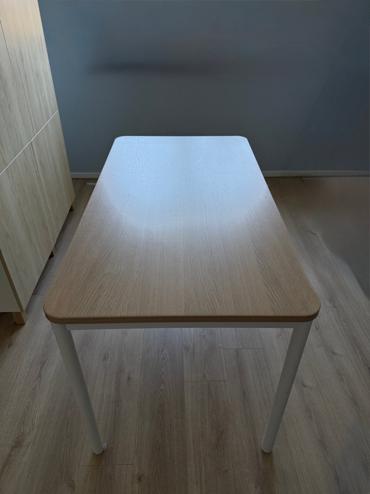 IKEA TOMMARYD bureau/tafel Zo goed als nieuw, Huis en Inrichting, 100 tot 150 cm, Tot twee personen, Zo goed als nieuw, Rechthoekig