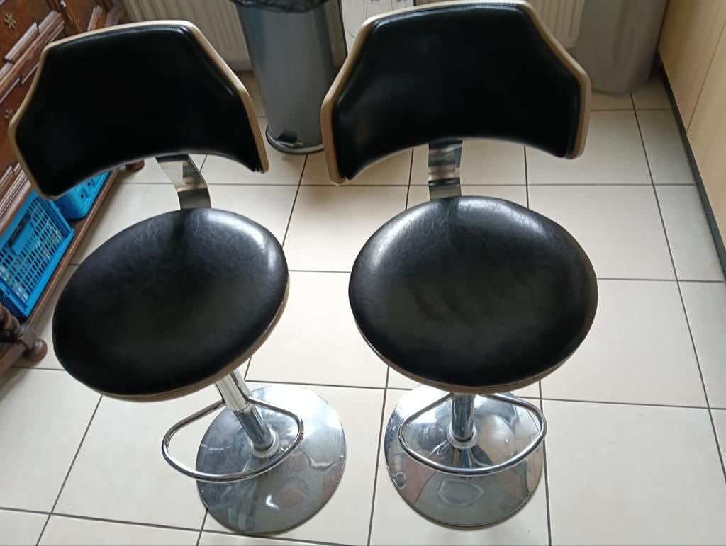 Set van 2 moderne barkrukken met rugleuning, Huis en Inrichting, Barkrukken, Ophalen, Gebruikt, 90 cm of meer, In hoogte verstelbaar