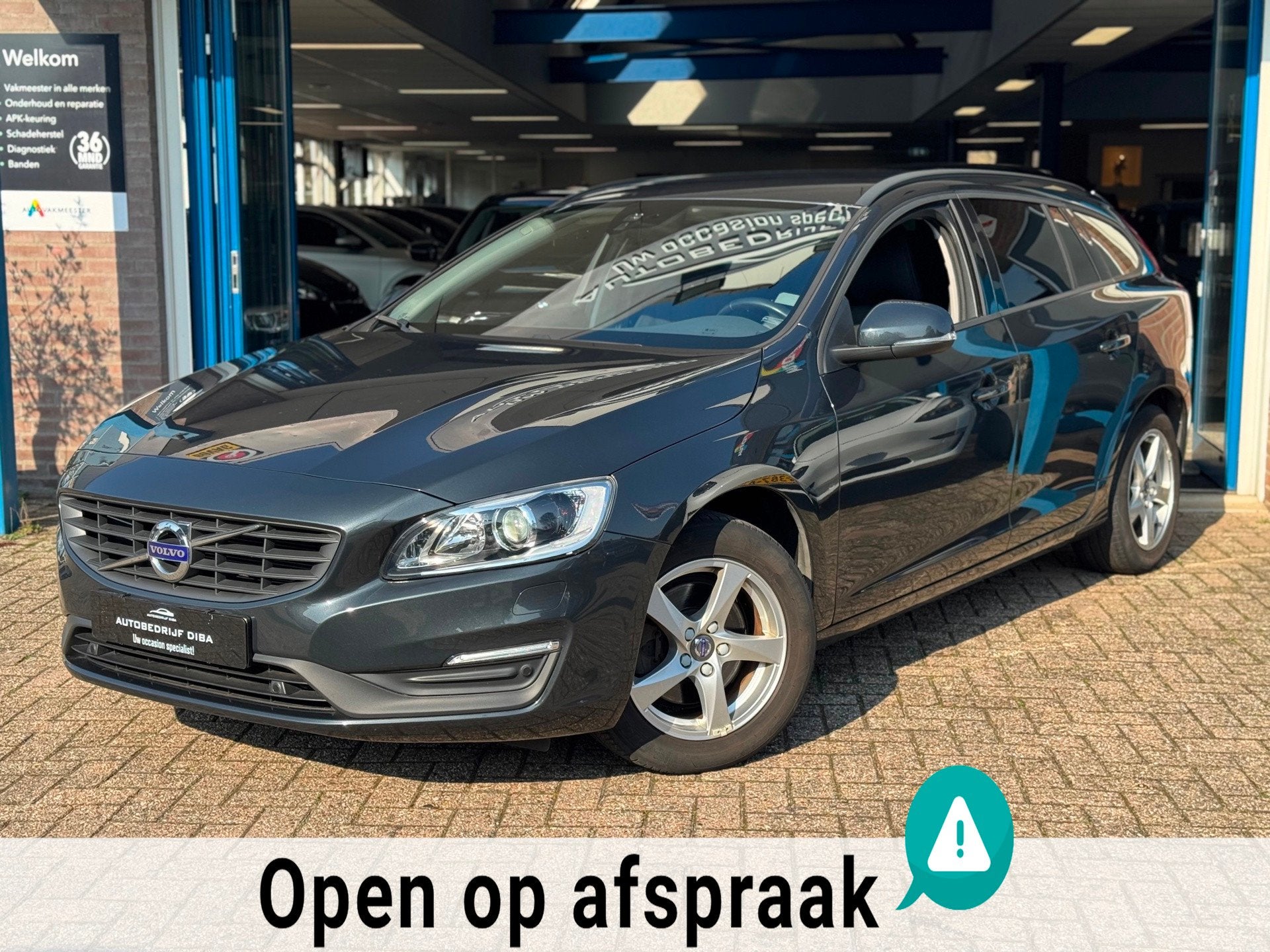 Volvo V60 1.5 T3 Polar+ 2017 AUT NAVI CLIMA NAP 41k KM!, Auto's, Dealer onderhouden, Stof, 4 cilinders, 152 pk