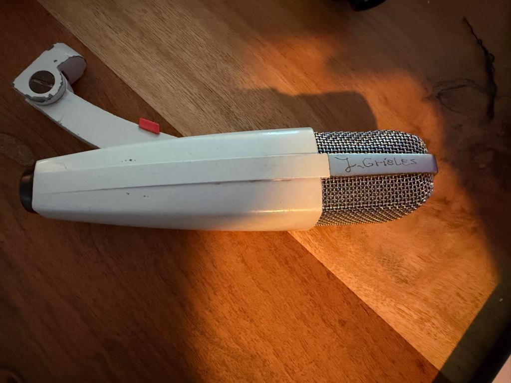 Sennheiser MD421 microfoon met clip en XLR-aansluiting, Ophalen of Verzenden, Zo goed als nieuw, Audio