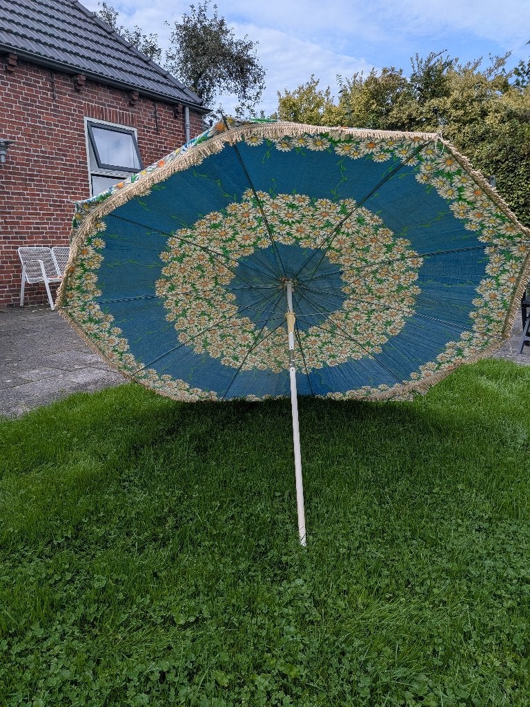 Oude vintage retro parasol. Gebloemd., Tuin en Terras, Ophalen of Verzenden, Gebruikt, 1 tot 2 meter, Stokparasol