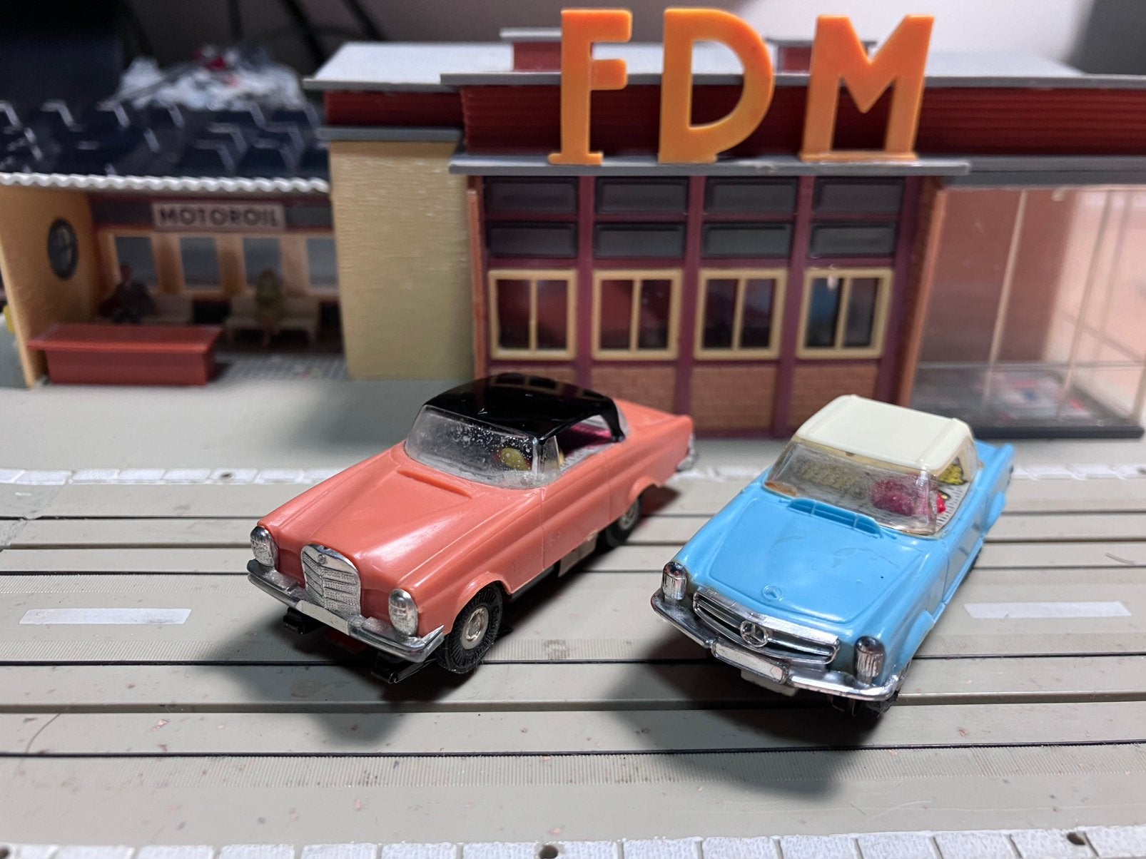 Faller AMS Mercedes 300SE zalm en 230SL lichtblauw gebruikt, Ophalen of Verzenden, Zo goed als nieuw, Elektrisch, Overige merken