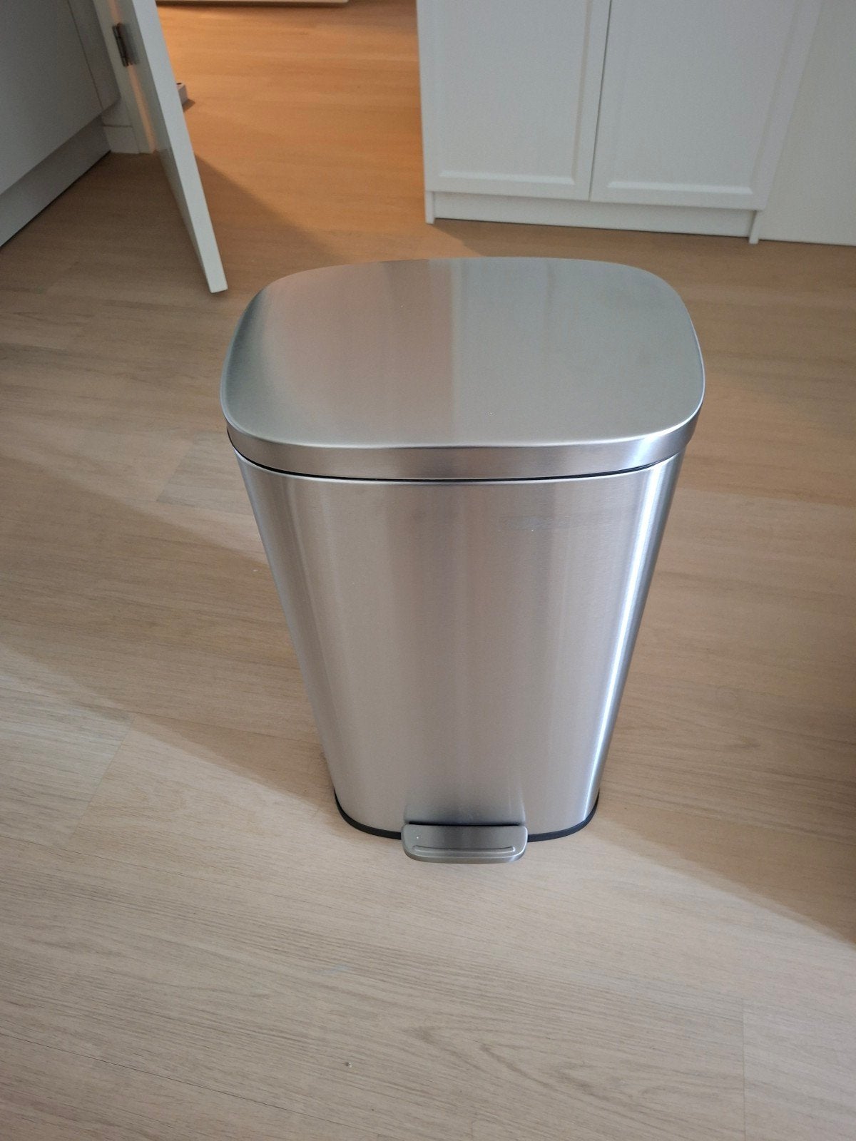 Nieuwe SONGMICS Vuilnisbak 30L RVS met pedaal, Met pedaal, Nieuw, Ophalen of Verzenden, 20 tot 30 liter