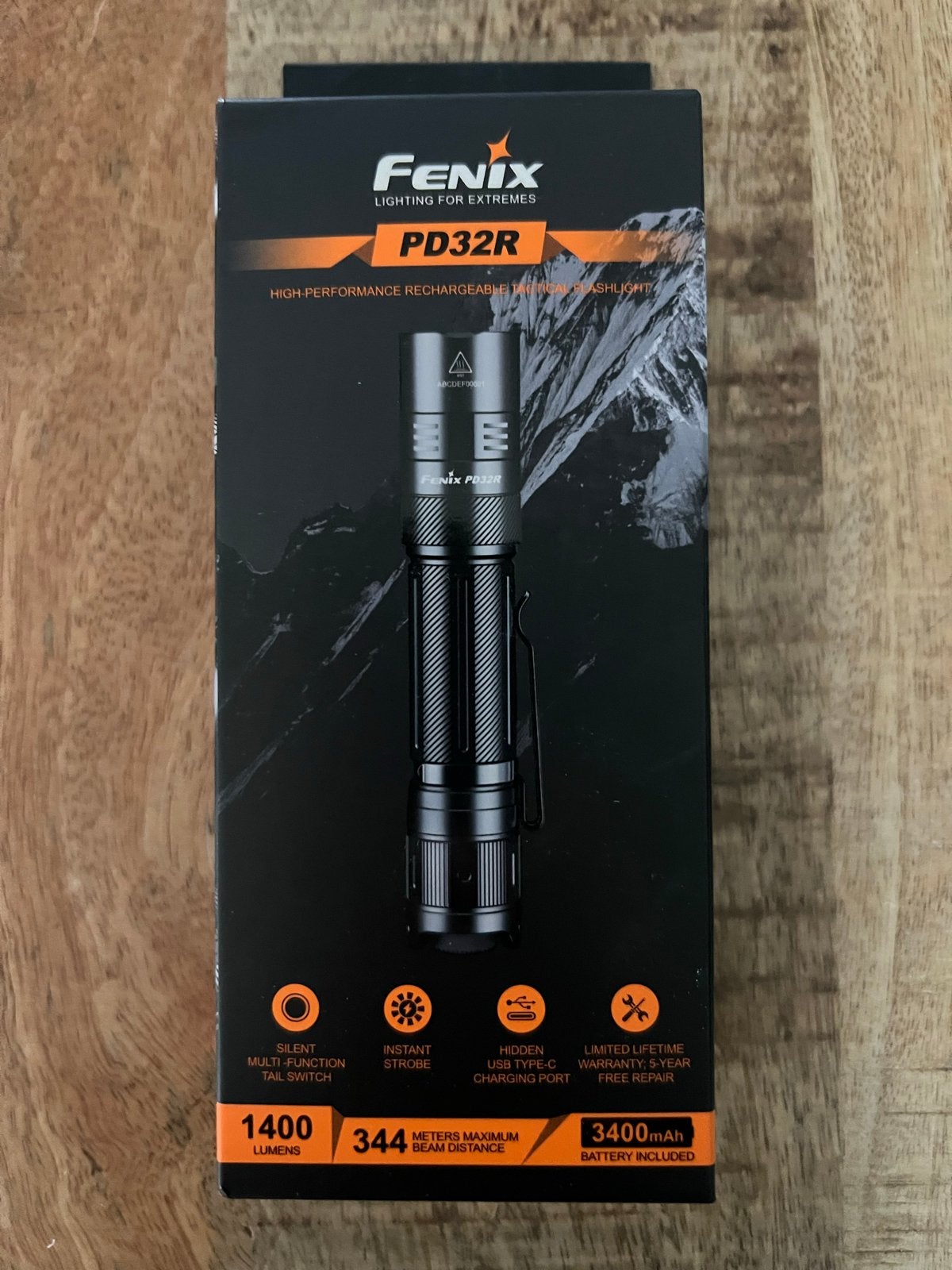Fenix PD32R High-Performance Oplaadbare Zaklamp, Verzenden, Nieuw, Accu