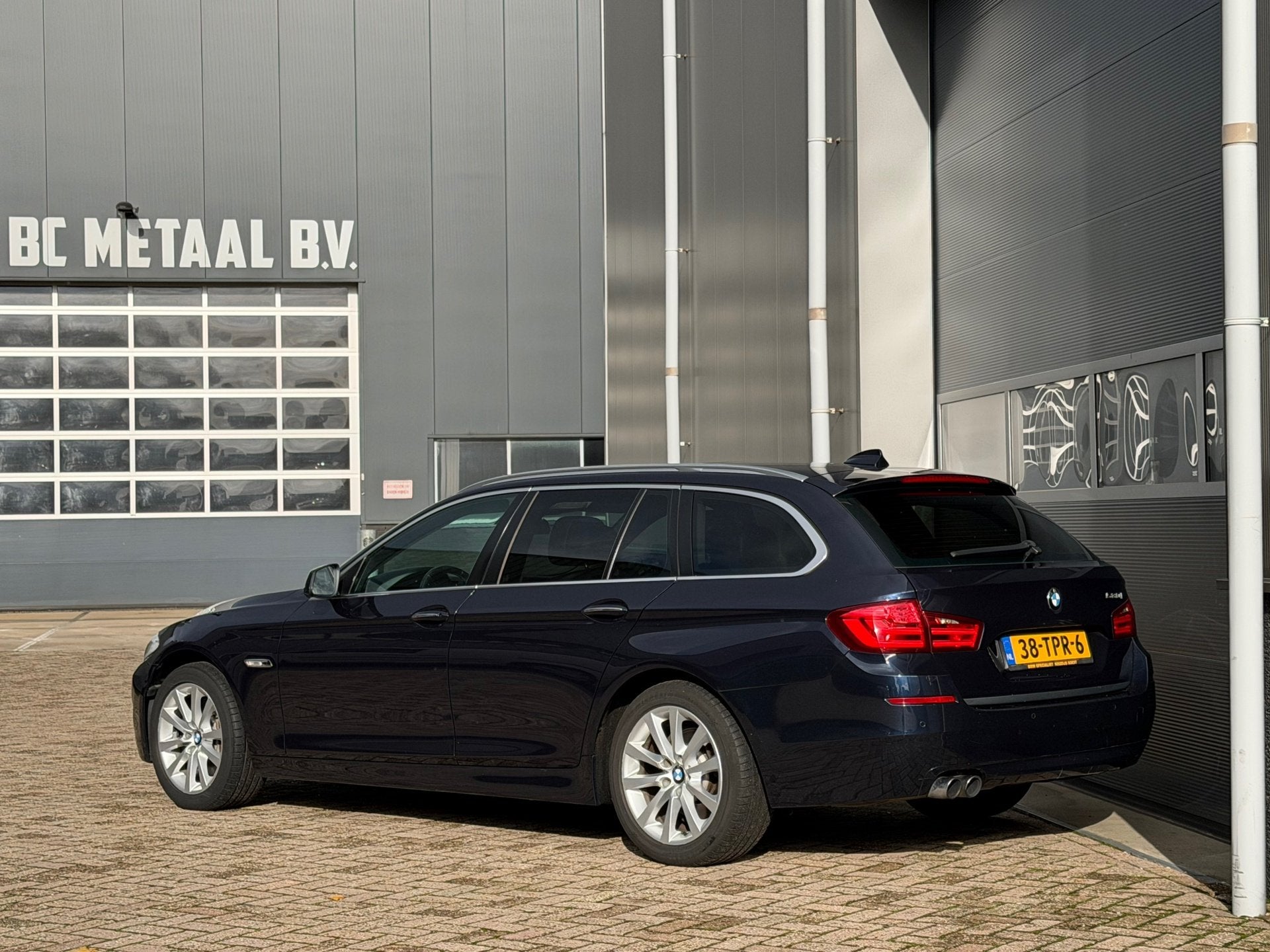BMW 5-serie Touring 528i High Executive bj.2012 Autom|Pano|N, Euro 5, Achterwielaandrijving, Gebruikt, Zwart