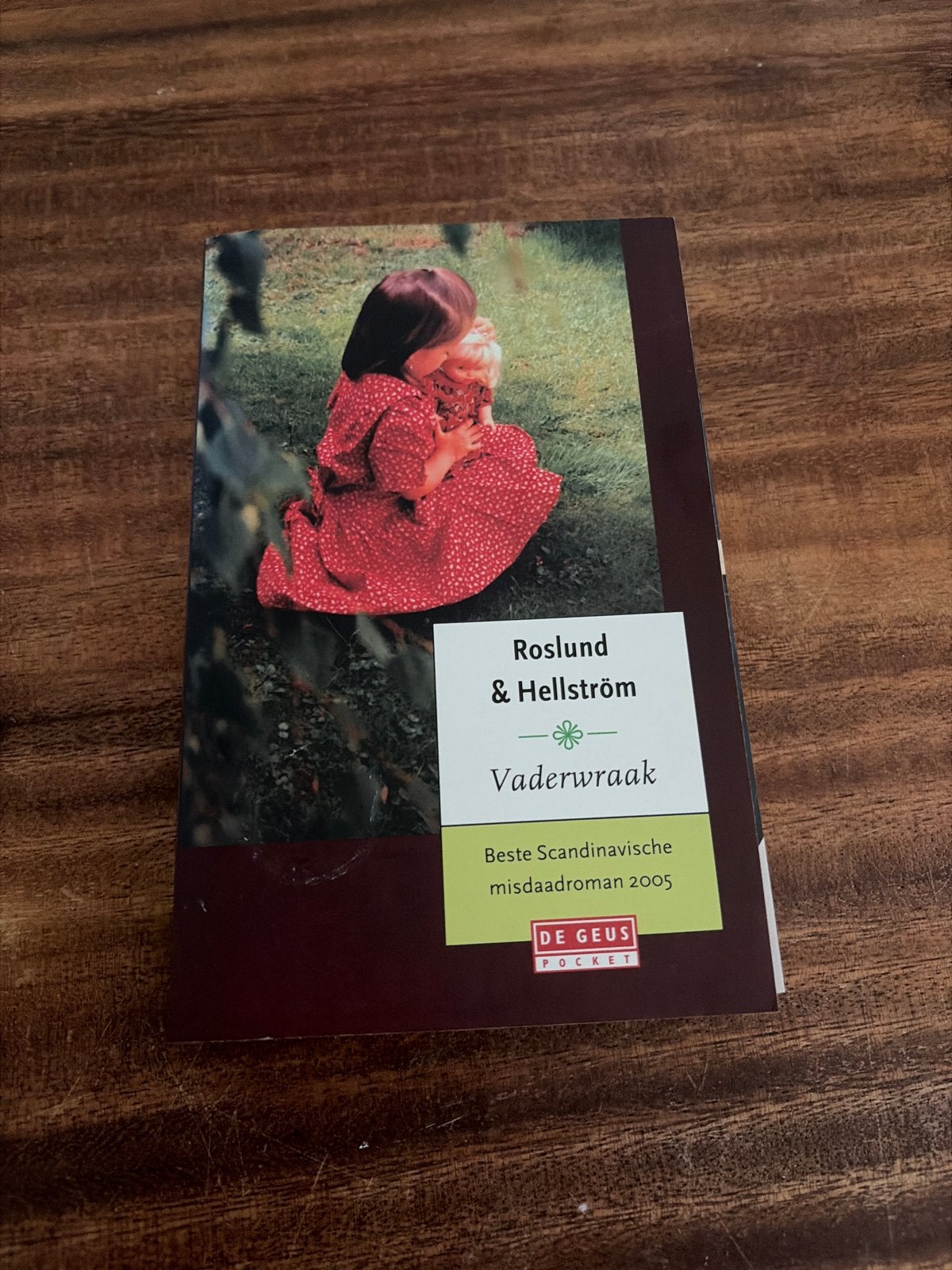 Vaderwraak - Roslund & Hellström - V2, Ophalen of Verzenden, Gelezen, Scandinavië