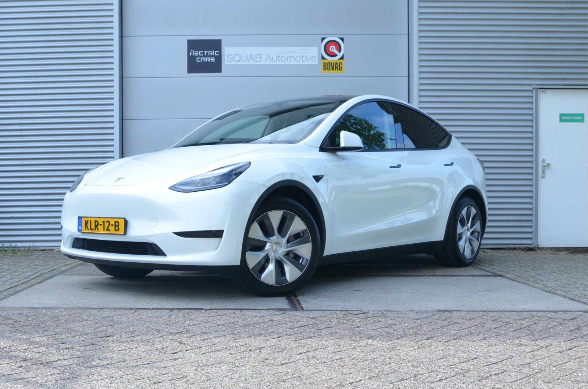 Tesla Model Y RWD 58 kWh AutoPilot3.0 Ryzen (bj 2024), Auto's, Automaat, Achterwielaandrijving, Gebruikt, Zwart