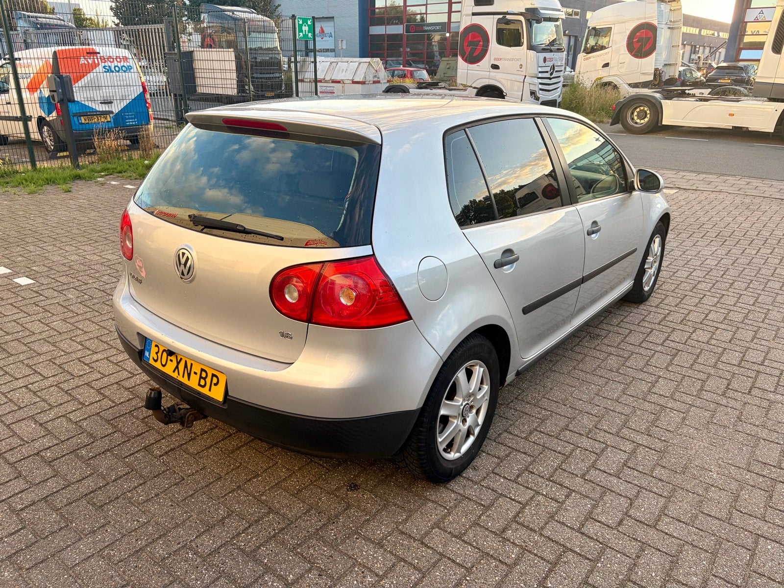 Volkswagen Golf 1.6 75KW 5D 2005 Grijs, Auto's, Volkswagen, Particulier, Golf, Airbags, Airconditioning, Bluetooth, Elektrische ramen