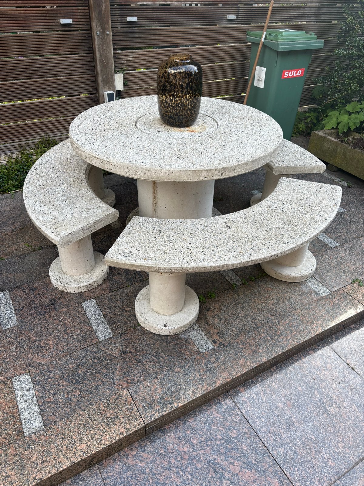 Betonnen BBQ eettafel met 3 bankjes - Zwaar en robuust, Ophalen, Gebruikt, Rond, Overige materialen