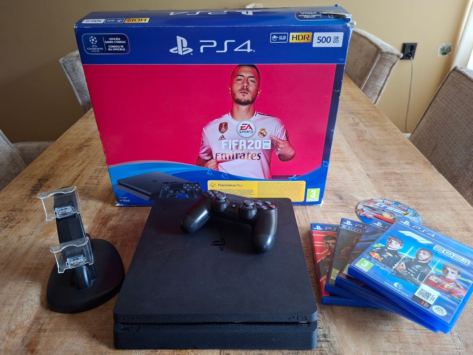 PlayStation 4 Slim 500GB met controller, 4 games en d, Ophalen, Zo goed als nieuw, Met 1 controller, Slim