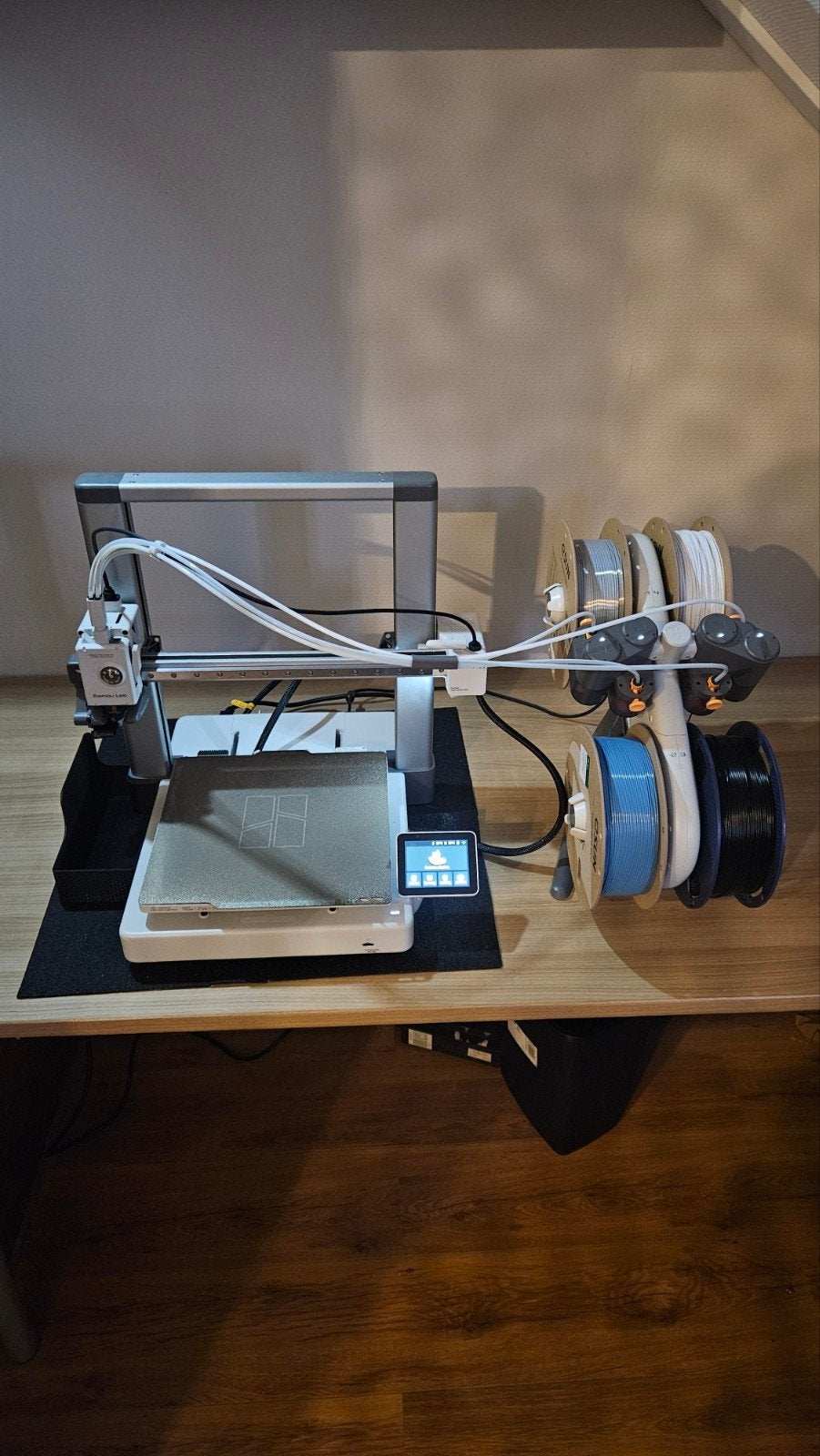 Zeer complete Bambulab A1 Combo met Ams Lite Incl 4 buildpl., Computers en Software, 3D Printers, Ophalen, Ingebouwde Wi-Fi, Zo goed als nieuw