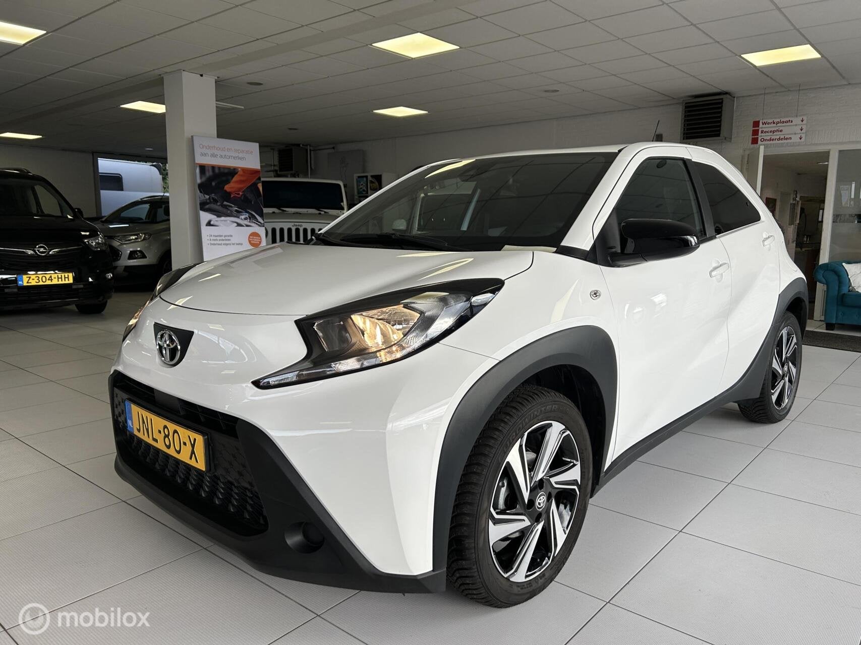 Toyota Aygo X 1.0 VVT- Play 17 inch privacy glas !, Stof, Gebruikt, Euro 6, 920 kg