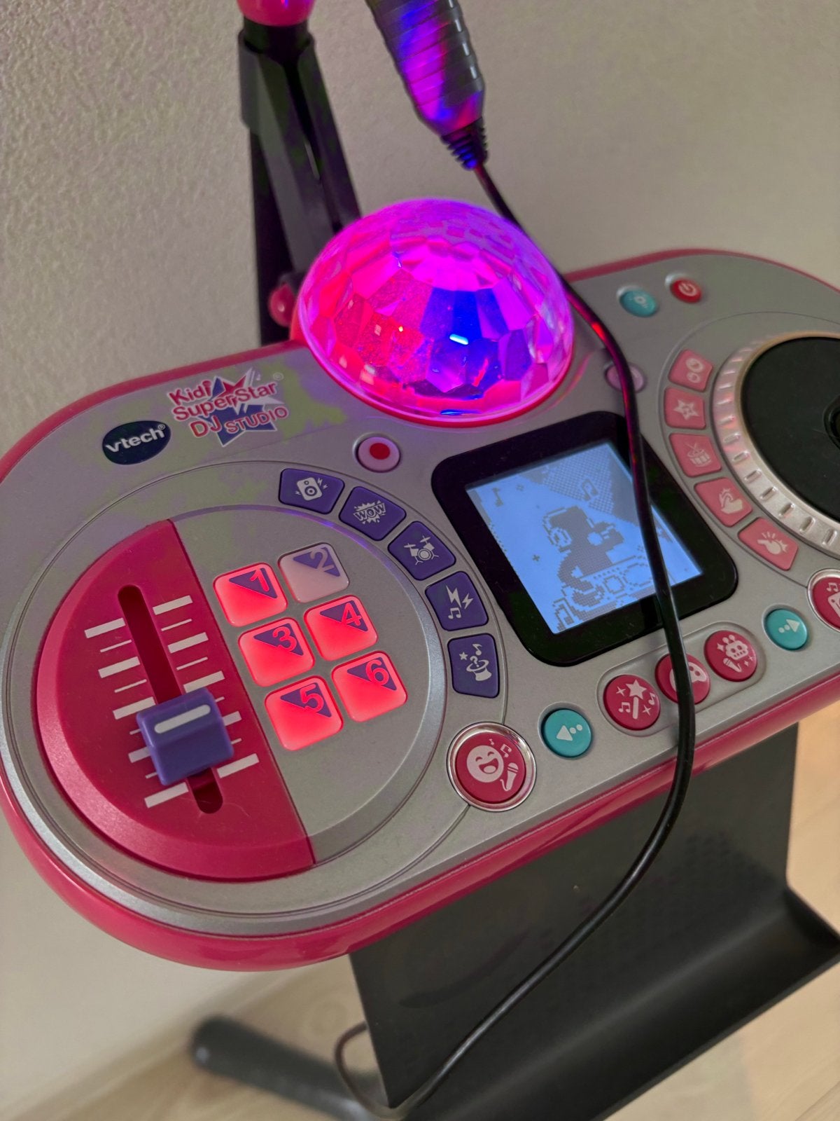 VTech Kid SuperStar DJ Studio met microfoon en discolamp, Ophalen of Verzenden, Zo goed als nieuw, Complete set