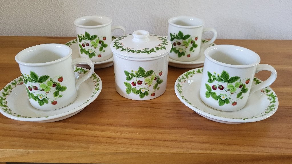 Vintage (1980) Portmeirion Summer Strawberries set, Huis en Inrichting, Keuken | Servies, Ophalen, Overige typen, Zo goed als nieuw