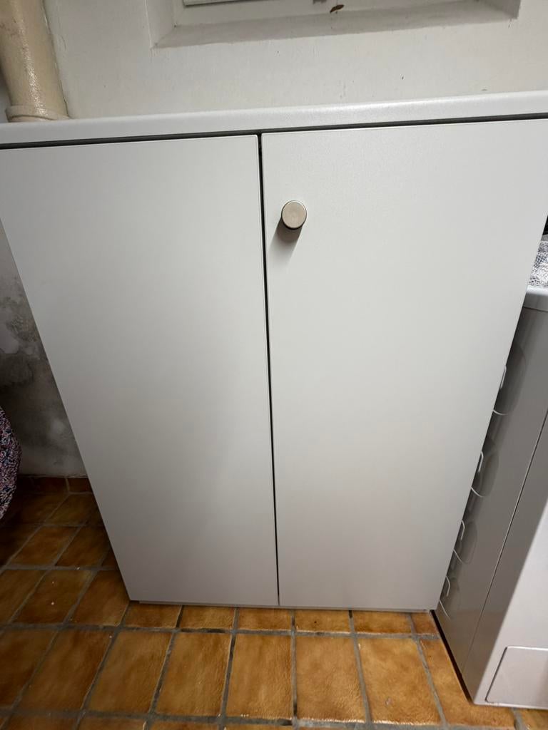 Stevige kast voor kelder/garage, Huis en Inrichting, Kasten | Roldeurkasten en Archiefkasten, Ophalen, Zo goed als nieuw, 25 tot 50 cm