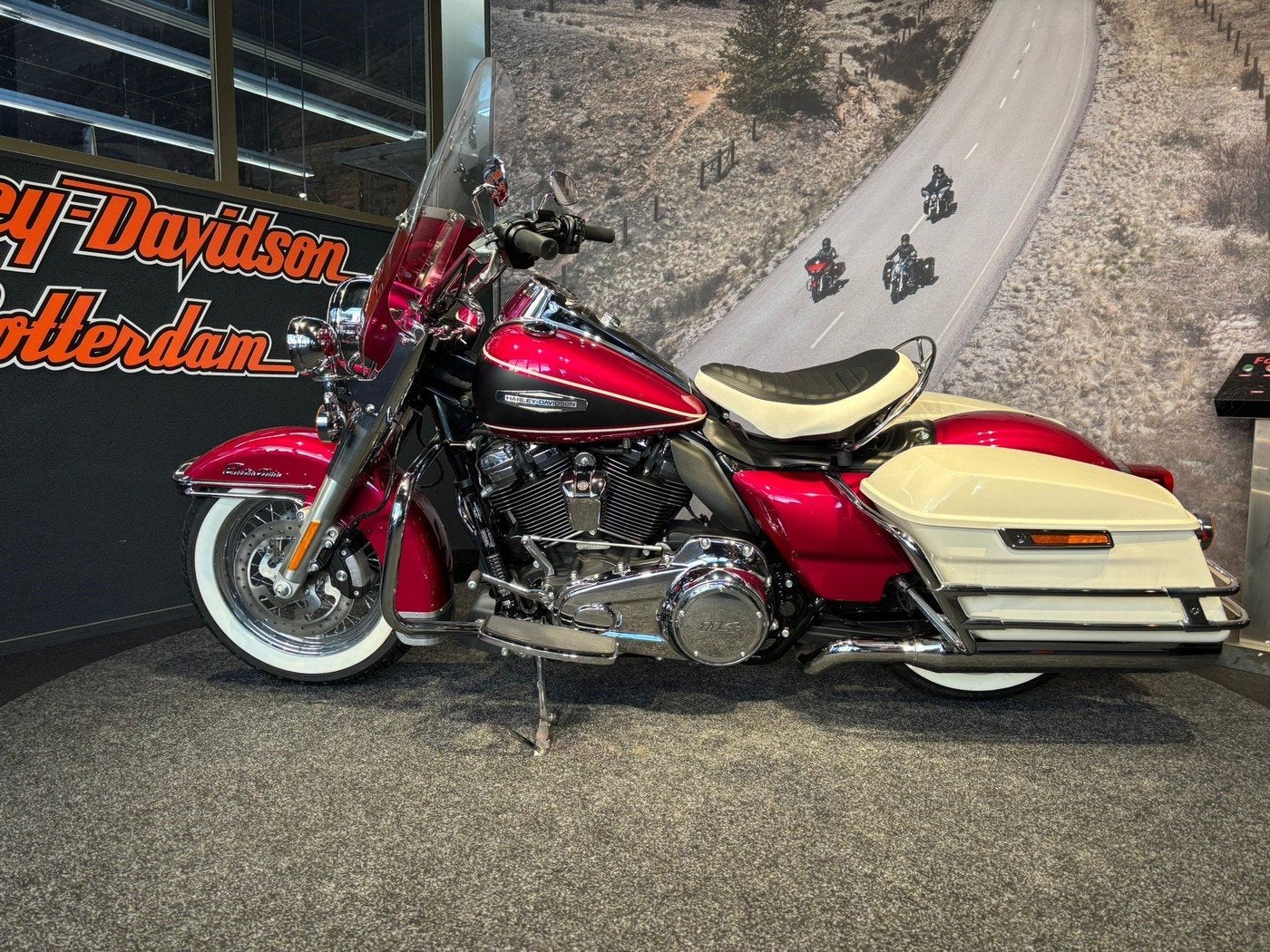 Harley-Davidson FLHFB ELECTRA GLIDE HIGHW KING Custom Color, Laan van Vredenoord 33
2289 DA  RIJSWIJK, NL, Bedrijf, Toermotor