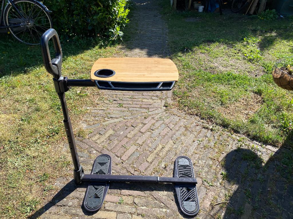 Stander Assist a Tray Draaibaar tafeltje, Minder dan 55 cm, Ophalen of Verzenden, Zo goed als nieuw, 60 cm of meer